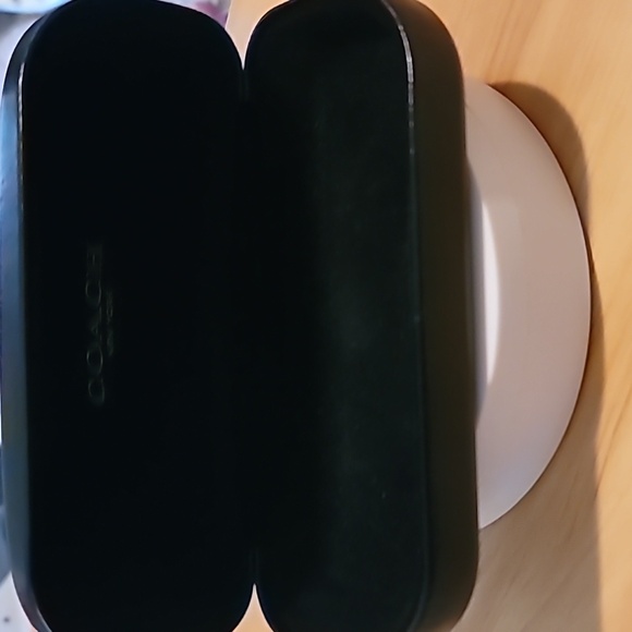 Coach Hard Glass Case - Picture 6 of 7